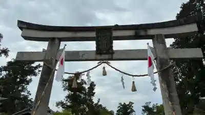 三大神社の{uncategorized: "未分類", other: "その他", undefined: "問題あり", building: "その他建物", grave: "お墓", sacred_gate: "鳥居", guardian: "狛犬", statue: "像", buddha: "仏像", history: "歴史", nature: "自然", garden: "庭園", animal: "動物", pagoda: "塔", temizu: "手水舎", mountain_gate: "山門・神門", sanctuary: "本殿・本堂", subordinate: "末社・摂社", art: "芸術", scenery: "景色", jizo: "地蔵", ema: "絵馬", goshuin: "御朱印", omikuji: "おみくじ", items: "授与品その他", amulet: "お守り", goshuincho: "御朱印帳", eats: "食事", festival: "お祭り", votive_dance: "神楽", shichigosan: "七五三参", wedding: "結婚式", experience: "体験その他", initially: "初詣", around: "周辺", anti_infection: "感染症対策"}