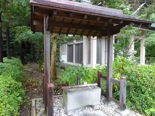 白山神社の手水舎