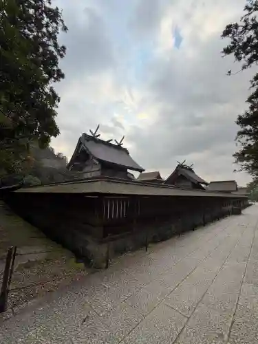出雲大社の{uncategorized: "未分類", other: "その他", undefined: "問題あり", building: "その他建物", grave: "お墓", sacred_gate: "鳥居", guardian: "狛犬", statue: "像", buddha: "仏像", history: "歴史", nature: "自然", garden: "庭園", animal: "動物", pagoda: "塔", temizu: "手水舎", mountain_gate: "山門・神門", sanctuary: "本殿・本堂", subordinate: "末社・摂社", art: "芸術", scenery: "景色", jizo: "地蔵", ema: "絵馬", goshuin: "御朱印", omikuji: "おみくじ", items: "授与品その他", amulet: "お守り", goshuincho: "御朱印帳", eats: "食事", festival: "お祭り", votive_dance: "神楽", shichigosan: "七五三参", wedding: "結婚式", experience: "体験その他", initially: "初詣", around: "周辺", anti_infection: "感染症対策"}