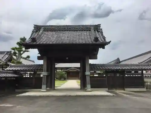 楞厳寺の山門