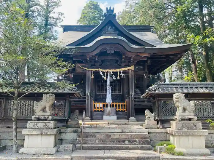 比都佐神社の{uncategorized: "未分類", other: "その他", undefined: "問題あり", building: "その他建物", grave: "お墓", sacred_gate: "鳥居", guardian: "狛犬", statue: "像", buddha: "仏像", history: "歴史", nature: "自然", garden: "庭園", animal: "動物", pagoda: "塔", temizu: "手水舎", mountain_gate: "山門・神門", sanctuary: "本殿・本堂", subordinate: "末社・摂社", art: "芸術", scenery: "景色", jizo: "地蔵", ema: "絵馬", goshuin: "御朱印", omikuji: "おみくじ", items: "授与品その他", amulet: "お守り", goshuincho: "御朱印帳", eats: "食事", festival: "お祭り", votive_dance: "神楽", shichigosan: "七五三参", wedding: "結婚式", experience: "体験その他", initially: "初詣", around: "周辺", anti_infection: "感染症対策"}
