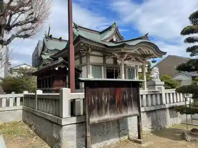 氷川神社の{uncategorized: "未分類", other: "その他", undefined: "問題あり", building: "その他建物", grave: "お墓", sacred_gate: "鳥居", guardian: "狛犬", statue: "像", buddha: "仏像", history: "歴史", nature: "自然", garden: "庭園", animal: "動物", pagoda: "塔", temizu: "手水舎", mountain_gate: "山門・神門", sanctuary: "本殿・本堂", subordinate: "末社・摂社", art: "芸術", scenery: "景色", jizo: "地蔵", ema: "絵馬", goshuin: "御朱印", omikuji: "おみくじ", items: "授与品その他", amulet: "お守り", goshuincho: "御朱印帳", eats: "食事", festival: "お祭り", votive_dance: "神楽", shichigosan: "七五三参", wedding: "結婚式", experience: "体験その他", initially: "初詣", around: "周辺", anti_infection: "感染症対策"}