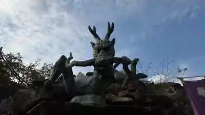 龍宮（江島神社）の像