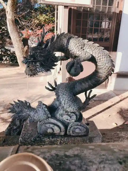 道通神社の手水舎