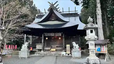 冨士御室浅間神社の本殿・本堂