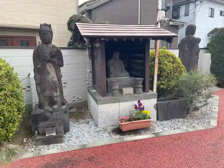 勝興寺の{uncategorized: "未分類", other: "その他", undefined: "問題あり", building: "その他建物", grave: "お墓", sacred_gate: "鳥居", guardian: "狛犬", statue: "像", buddha: "仏像", history: "歴史", nature: "自然", garden: "庭園", animal: "動物", pagoda: "塔", temizu: "手水舎", mountain_gate: "山門・神門", sanctuary: "本殿・本堂", subordinate: "末社・摂社", art: "芸術", scenery: "景色", jizo: "地蔵", ema: "絵馬", goshuin: "御朱印", omikuji: "おみくじ", items: "授与品その他", amulet: "お守り", goshuincho: "御朱印帳", eats: "食事", festival: "お祭り", votive_dance: "神楽", shichigosan: "七五三参", wedding: "結婚式", experience: "体験その他", initially: "初詣", around: "周辺", anti_infection: "感染症対策"}
