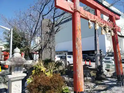 勢上稲荷神社の鳥居