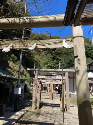 銭洗弁財天宇賀福神社の鳥居