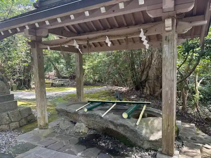 須須神社の手水舎