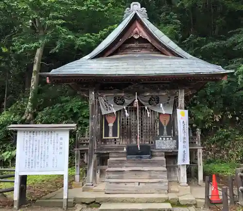 厳島神社の本殿