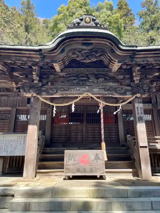 與瀬神社(与瀬神社)の{uncategorized: "未分類", other: "その他", undefined: "問題あり", building: "その他建物", grave: "お墓", sacred_gate: "鳥居", guardian: "狛犬", statue: "像", buddha: "仏像", history: "歴史", nature: "自然", garden: "庭園", animal: "動物", pagoda: "塔", temizu: "手水舎", mountain_gate: "山門・神門", sanctuary: "本殿・本堂", subordinate: "末社・摂社", art: "芸術", scenery: "景色", jizo: "地蔵", ema: "絵馬", goshuin: "御朱印", omikuji: "おみくじ", items: "授与品その他", amulet: "お守り", goshuincho: "御朱印帳", eats: "食事", festival: "お祭り", votive_dance: "神楽", shichigosan: "七五三参", wedding: "結婚式", experience: "体験その他", initially: "初詣", around: "周辺", anti_infection: "感染症対策"}