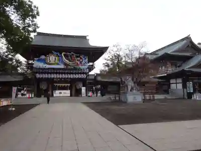 寒川神社の山門・神門