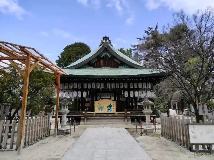 白峯神宮の{uncategorized: "未分類", other: "その他", undefined: "問題あり", building: "その他建物", grave: "お墓", sacred_gate: "鳥居", guardian: "狛犬", statue: "像", buddha: "仏像", history: "歴史", nature: "自然", garden: "庭園", animal: "動物", pagoda: "塔", temizu: "手水舎", mountain_gate: "山門・神門", sanctuary: "本殿・本堂", subordinate: "末社・摂社", art: "芸術", scenery: "景色", jizo: "地蔵", ema: "絵馬", goshuin: "御朱印", omikuji: "おみくじ", items: "授与品その他", amulet: "お守り", goshuincho: "御朱印帳", eats: "食事", festival: "お祭り", votive_dance: "神楽", shichigosan: "七五三参", wedding: "結婚式", experience: "体験その他", initially: "初詣", around: "周辺", anti_infection: "感染症対策"}
