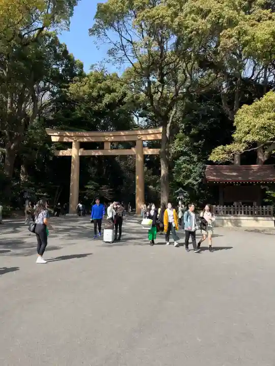 明治神宮の{uncategorized: "未分類", other: "その他", undefined: "問題あり", building: "その他建物", grave: "お墓", sacred_gate: "鳥居", guardian: "狛犬", statue: "像", buddha: "仏像", history: "歴史", nature: "自然", garden: "庭園", animal: "動物", pagoda: "塔", temizu: "手水舎", mountain_gate: "山門・神門", sanctuary: "本殿・本堂", subordinate: "末社・摂社", art: "芸術", scenery: "景色", jizo: "地蔵", ema: "絵馬", goshuin: "御朱印", omikuji: "おみくじ", items: "授与品その他", amulet: "お守り", goshuincho: "御朱印帳", eats: "食事", festival: "お祭り", votive_dance: "神楽", shichigosan: "七五三参", wedding: "結婚式", experience: "体験その他", initially: "初詣", around: "周辺", anti_infection: "感染症対策"}