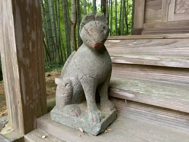 稲荷神社の狛犬