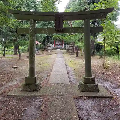 船島稲荷大明神の鳥居