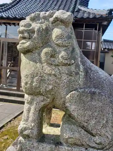 諏訪神社の狛犬