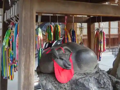 牛嶋神社の像