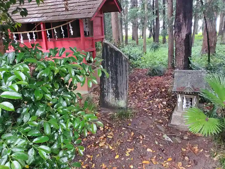 間中稲荷神社の末社・摂社