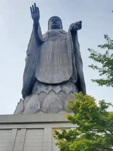 東本願寺本廟 牛久浄苑（牛久大仏）の仏像