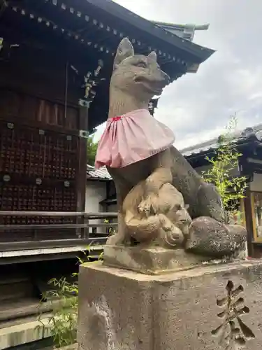 半田稲荷神社の狛犬