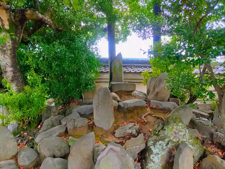 神明社(久地野)の末社・摂社