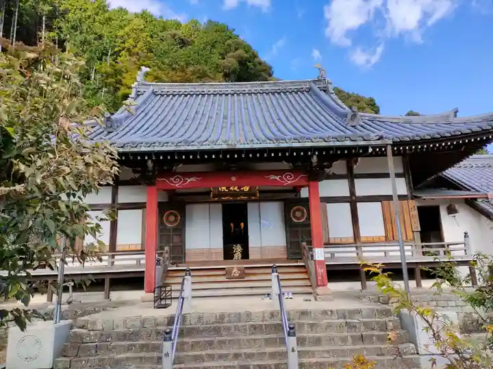 行基寺の本殿・本堂