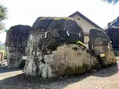 三ツ石神社(岩手県)