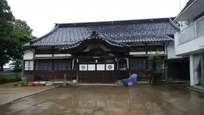 真行寺の本殿