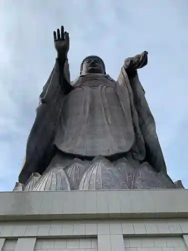 東本願寺本廟 牛久浄苑（牛久大仏）の仏像