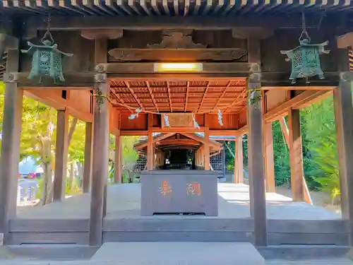 裳咋神社（目比）の本殿