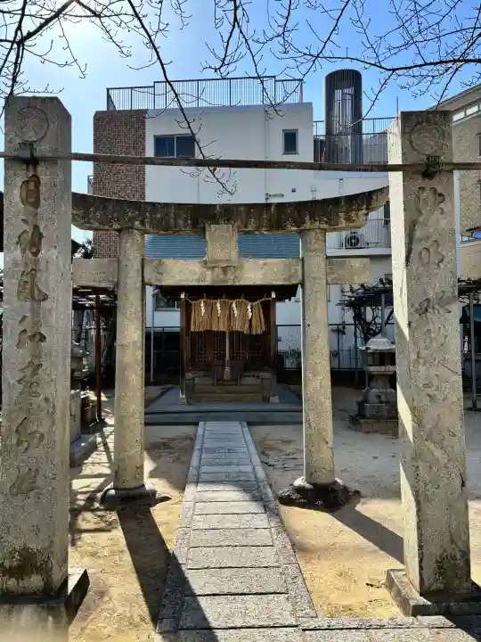 中西宮地嶽神社の{uncategorized: "未分類", other: "その他", undefined: "問題あり", building: "その他建物", grave: "お墓", sacred_gate: "鳥居", guardian: "狛犬", statue: "像", buddha: "仏像", history: "歴史", nature: "自然", garden: "庭園", animal: "動物", pagoda: "塔", temizu: "手水舎", mountain_gate: "山門・神門", sanctuary: "本殿・本堂", subordinate: "末社・摂社", art: "芸術", scenery: "景色", jizo: "地蔵", ema: "絵馬", goshuin: "御朱印", omikuji: "おみくじ", items: "授与品その他", amulet: "お守り", goshuincho: "御朱印帳", eats: "食事", festival: "お祭り", votive_dance: "神楽", shichigosan: "七五三参", wedding: "結婚式", experience: "体験その他", initially: "初詣", around: "周辺", anti_infection: "感染症対策"}