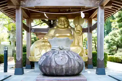 田村神社の像