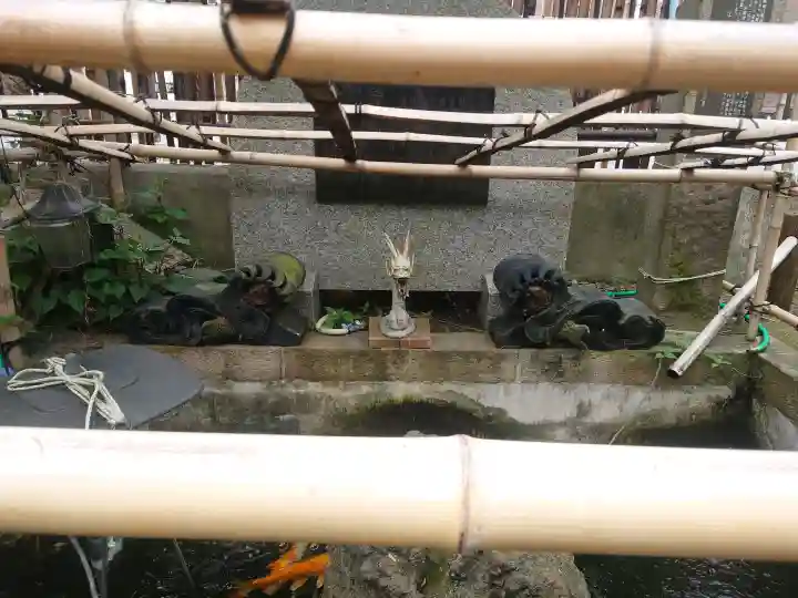 利田神社の{uncategorized: "未分類", other: "その他", undefined: "問題あり", building: "その他建物", grave: "お墓", sacred_gate: "鳥居", guardian: "狛犬", statue: "像", buddha: "仏像", history: "歴史", nature: "自然", garden: "庭園", animal: "動物", pagoda: "塔", temizu: "手水舎", mountain_gate: "山門・神門", sanctuary: "本殿・本堂", subordinate: "末社・摂社", art: "芸術", scenery: "景色", jizo: "地蔵", ema: "絵馬", goshuin: "御朱印", omikuji: "おみくじ", items: "授与品その他", amulet: "お守り", goshuincho: "御朱印帳", eats: "食事", festival: "お祭り", votive_dance: "神楽", shichigosan: "七五三参", wedding: "結婚式", experience: "体験その他", initially: "初詣", around: "周辺", anti_infection: "感染症対策"}