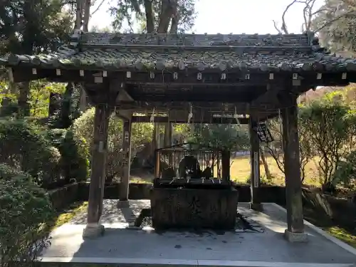 園城寺（三井寺）の{uncategorized: "未分類", other: "その他", undefined: "問題あり", building: "その他建物", grave: "お墓", sacred_gate: "鳥居", guardian: "狛犬", statue: "像", buddha: "仏像", history: "歴史", nature: "自然", garden: "庭園", animal: "動物", pagoda: "塔", temizu: "手水舎", mountain_gate: "山門・神門", sanctuary: "本殿・本堂", subordinate: "末社・摂社", art: "芸術", scenery: "景色", jizo: "地蔵", ema: "絵馬", goshuin: "御朱印", omikuji: "おみくじ", items: "授与品その他", amulet: "お守り", goshuincho: "御朱印帳", eats: "食事", festival: "お祭り", votive_dance: "神楽", shichigosan: "七五三参", wedding: "結婚式", experience: "体験その他", initially: "初詣", around: "周辺", anti_infection: "感染症対策"}