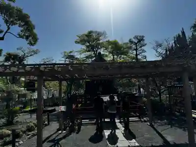 白旗神社の{uncategorized: "未分類", other: "その他", undefined: "問題あり", building: "その他建物", grave: "お墓", sacred_gate: "鳥居", guardian: "狛犬", statue: "像", buddha: "仏像", history: "歴史", nature: "自然", garden: "庭園", animal: "動物", pagoda: "塔", temizu: "手水舎", mountain_gate: "山門・神門", sanctuary: "本殿・本堂", subordinate: "末社・摂社", art: "芸術", scenery: "景色", jizo: "地蔵", ema: "絵馬", goshuin: "御朱印", omikuji: "おみくじ", items: "授与品その他", amulet: "お守り", goshuincho: "御朱印帳", eats: "食事", festival: "お祭り", votive_dance: "神楽", shichigosan: "七五三参", wedding: "結婚式", experience: "体験その他", initially: "初詣", around: "周辺", anti_infection: "感染症対策"}