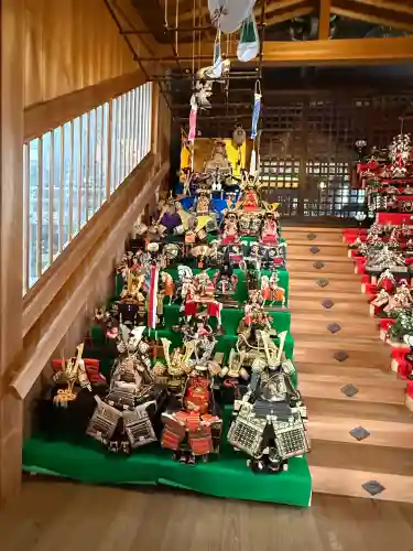 堤治神社の{uncategorized: "未分類", other: "その他", undefined: "問題あり", building: "その他建物", grave: "お墓", sacred_gate: "鳥居", guardian: "狛犬", statue: "像", buddha: "仏像", history: "歴史", nature: "自然", garden: "庭園", animal: "動物", pagoda: "塔", temizu: "手水舎", mountain_gate: "山門・神門", sanctuary: "本殿・本堂", subordinate: "末社・摂社", art: "芸術", scenery: "景色", jizo: "地蔵", ema: "絵馬", goshuin: "御朱印", omikuji: "おみくじ", items: "授与品その他", amulet: "お守り", goshuincho: "御朱印帳", eats: "食事", festival: "お祭り", votive_dance: "神楽", shichigosan: "七五三参", wedding: "結婚式", experience: "体験その他", initially: "初詣", around: "周辺", anti_infection: "感染症対策"}