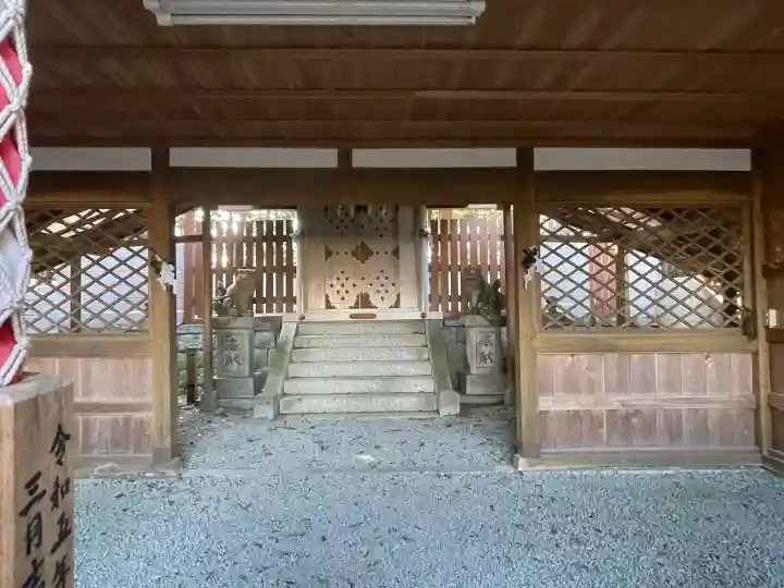 満賀里神社の{uncategorized: "未分類", other: "その他", undefined: "問題あり", building: "その他建物", grave: "お墓", sacred_gate: "鳥居", guardian: "狛犬", statue: "像", buddha: "仏像", history: "歴史", nature: "自然", garden: "庭園", animal: "動物", pagoda: "塔", temizu: "手水舎", mountain_gate: "山門・神門", sanctuary: "本殿・本堂", subordinate: "末社・摂社", art: "芸術", scenery: "景色", jizo: "地蔵", ema: "絵馬", goshuin: "御朱印", omikuji: "おみくじ", items: "授与品その他", amulet: "お守り", goshuincho: "御朱印帳", eats: "食事", festival: "お祭り", votive_dance: "神楽", shichigosan: "七五三参", wedding: "結婚式", experience: "体験その他", initially: "初詣", around: "周辺", anti_infection: "感染症対策"}