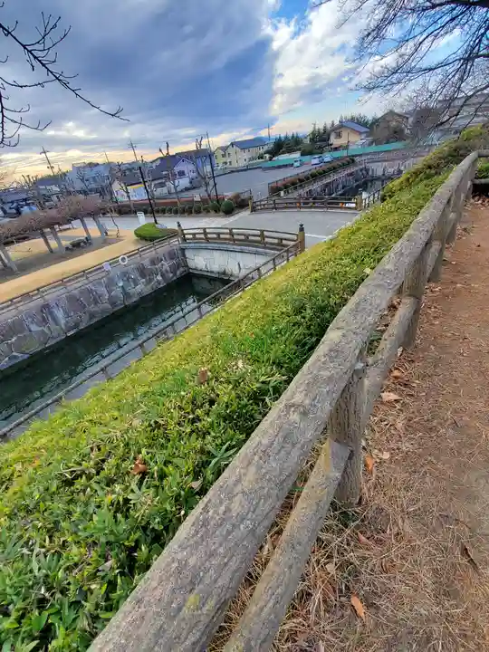 精忠神社の周辺