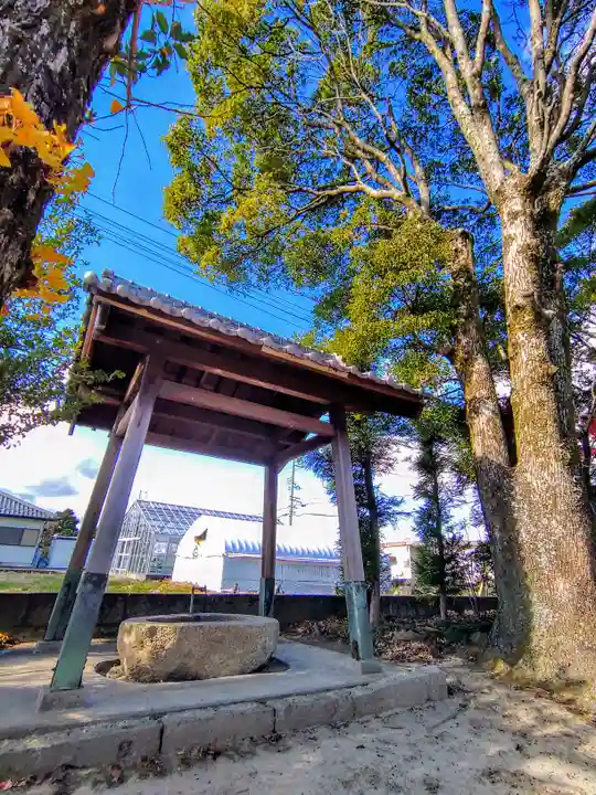 八劔社(上祖父江)の手水舎