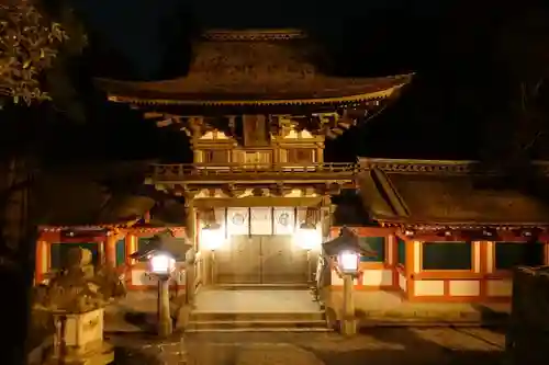石上神宮の山門・神門