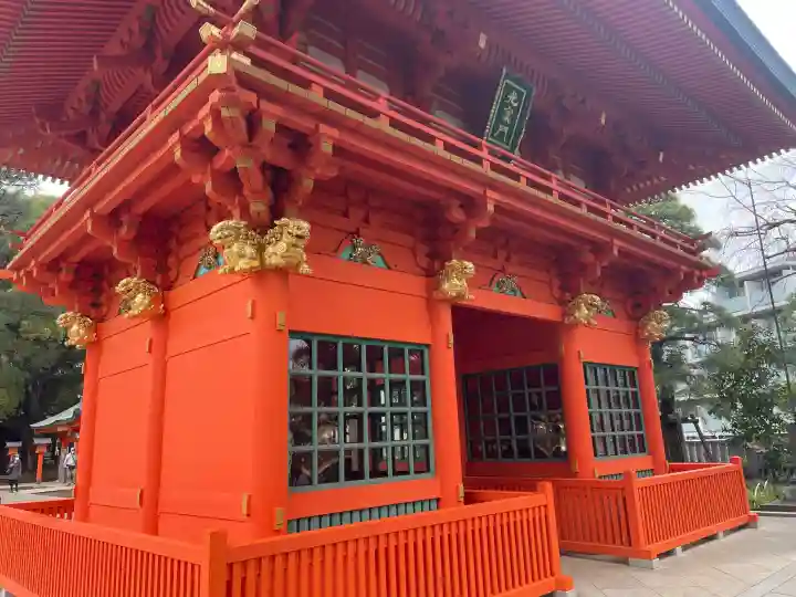 穴八幡宮の{uncategorized: "未分類", other: "その他", undefined: "問題あり", building: "その他建物", grave: "お墓", sacred_gate: "鳥居", guardian: "狛犬", statue: "像", buddha: "仏像", history: "歴史", nature: "自然", garden: "庭園", animal: "動物", pagoda: "塔", temizu: "手水舎", mountain_gate: "山門・神門", sanctuary: "本殿・本堂", subordinate: "末社・摂社", art: "芸術", scenery: "景色", jizo: "地蔵", ema: "絵馬", goshuin: "御朱印", omikuji: "おみくじ", items: "授与品その他", amulet: "お守り", goshuincho: "御朱印帳", eats: "食事", festival: "お祭り", votive_dance: "神楽", shichigosan: "七五三参", wedding: "結婚式", experience: "体験その他", initially: "初詣", around: "周辺", anti_infection: "感染症対策"}