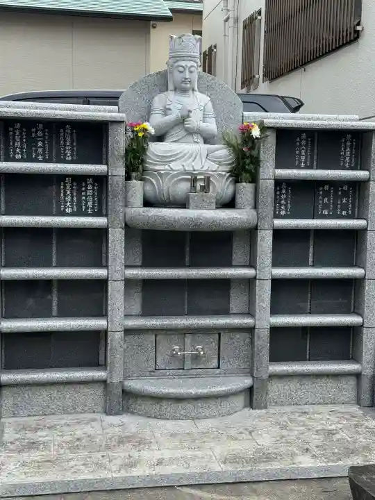 六通寺の{uncategorized: "未分類", other: "その他", undefined: "問題あり", building: "その他建物", grave: "お墓", sacred_gate: "鳥居", guardian: "狛犬", statue: "像", buddha: "仏像", history: "歴史", nature: "自然", garden: "庭園", animal: "動物", pagoda: "塔", temizu: "手水舎", mountain_gate: "山門・神門", sanctuary: "本殿・本堂", subordinate: "末社・摂社", art: "芸術", scenery: "景色", jizo: "地蔵", ema: "絵馬", goshuin: "御朱印", omikuji: "おみくじ", items: "授与品その他", amulet: "お守り", goshuincho: "御朱印帳", eats: "食事", festival: "お祭り", votive_dance: "神楽", shichigosan: "七五三参", wedding: "結婚式", experience: "体験その他", initially: "初詣", around: "周辺", anti_infection: "感染症対策"}