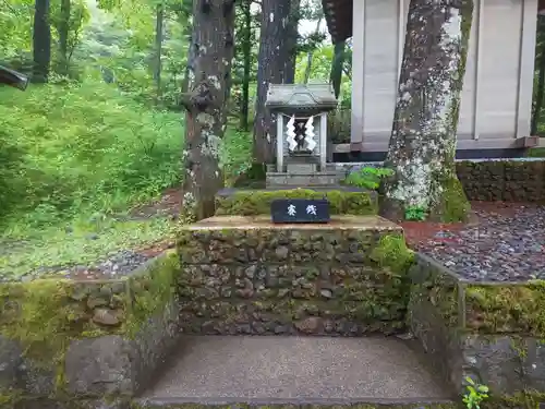 新屋山神社奥宮(山梨県)