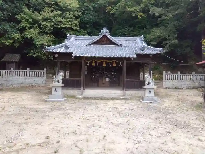 佐方八幡神社の本殿・本堂