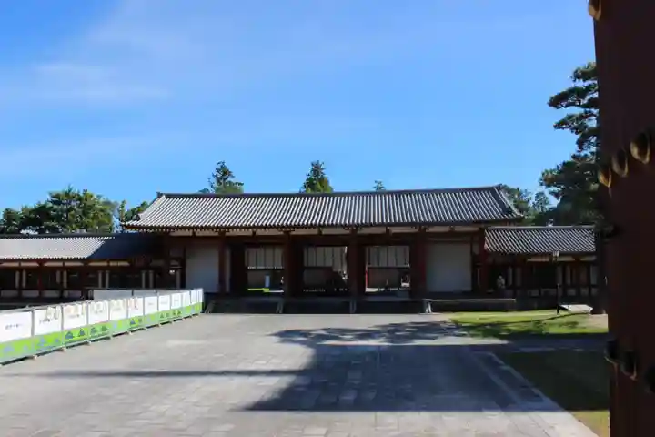 薬師寺の本殿・本堂