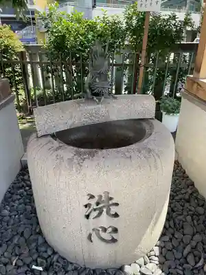 鶴見神社の手水舎