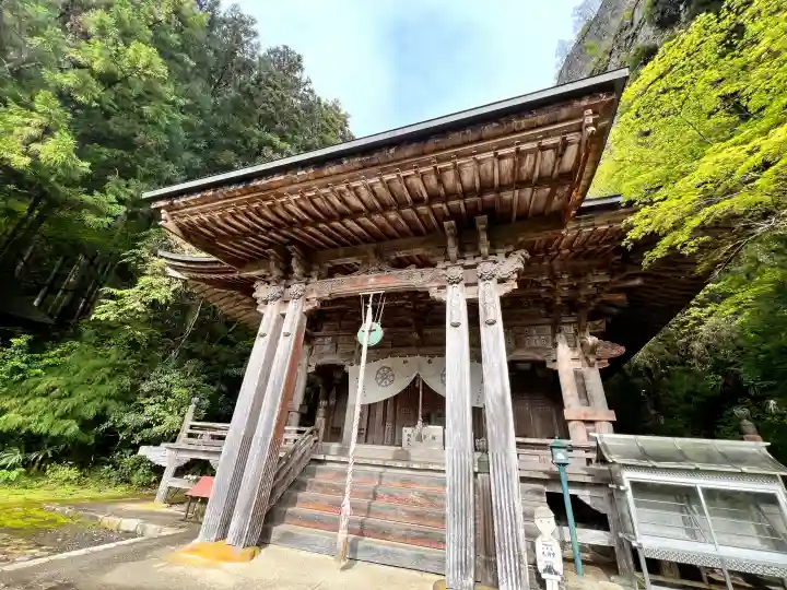 岩屋寺の{uncategorized: "未分類", other: "その他", undefined: "問題あり", building: "その他建物", grave: "お墓", sacred_gate: "鳥居", guardian: "狛犬", statue: "像", buddha: "仏像", history: "歴史", nature: "自然", garden: "庭園", animal: "動物", pagoda: "塔", temizu: "手水舎", mountain_gate: "山門・神門", sanctuary: "本殿・本堂", subordinate: "末社・摂社", art: "芸術", scenery: "景色", jizo: "地蔵", ema: "絵馬", goshuin: "御朱印", omikuji: "おみくじ", items: "授与品その他", amulet: "お守り", goshuincho: "御朱印帳", eats: "食事", festival: "お祭り", votive_dance: "神楽", shichigosan: "七五三参", wedding: "結婚式", experience: "体験その他", initially: "初詣", around: "周辺", anti_infection: "感染症対策"}