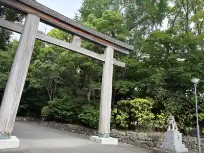掘出稲荷神社の{uncategorized: "未分類", other: "その他", undefined: "問題あり", building: "その他建物", grave: "お墓", sacred_gate: "鳥居", guardian: "狛犬", statue: "像", buddha: "仏像", history: "歴史", nature: "自然", garden: "庭園", animal: "動物", pagoda: "塔", temizu: "手水舎", mountain_gate: "山門・神門", sanctuary: "本殿・本堂", subordinate: "末社・摂社", art: "芸術", scenery: "景色", jizo: "地蔵", ema: "絵馬", goshuin: "御朱印", omikuji: "おみくじ", items: "授与品その他", amulet: "お守り", goshuincho: "御朱印帳", eats: "食事", festival: "お祭り", votive_dance: "神楽", shichigosan: "七五三参", wedding: "結婚式", experience: "体験その他", initially: "初詣", around: "周辺", anti_infection: "感染症対策"}