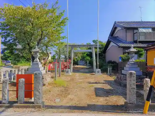 裳咋神社（目比）の建物その他